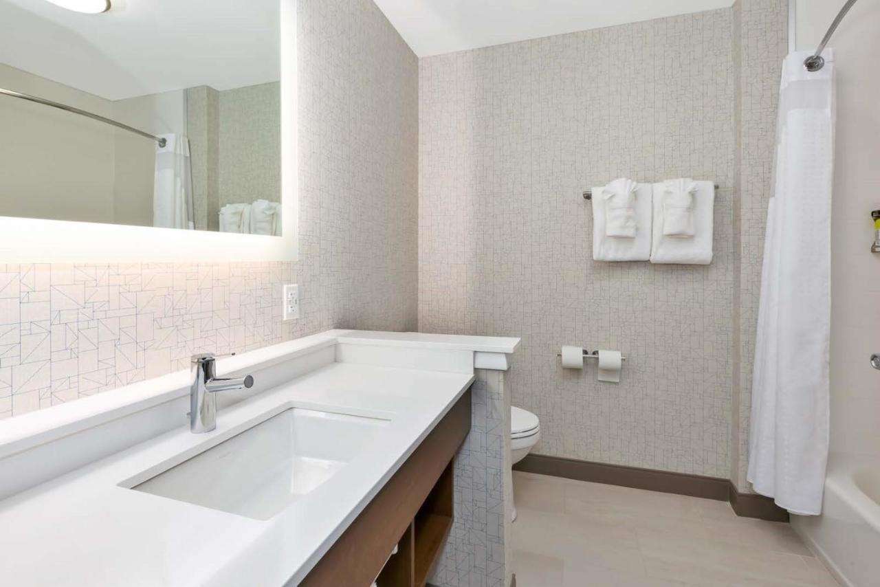 Holiday Inn Express & Suites - Grand Rapids Airport - South By Ihg Esterno foto