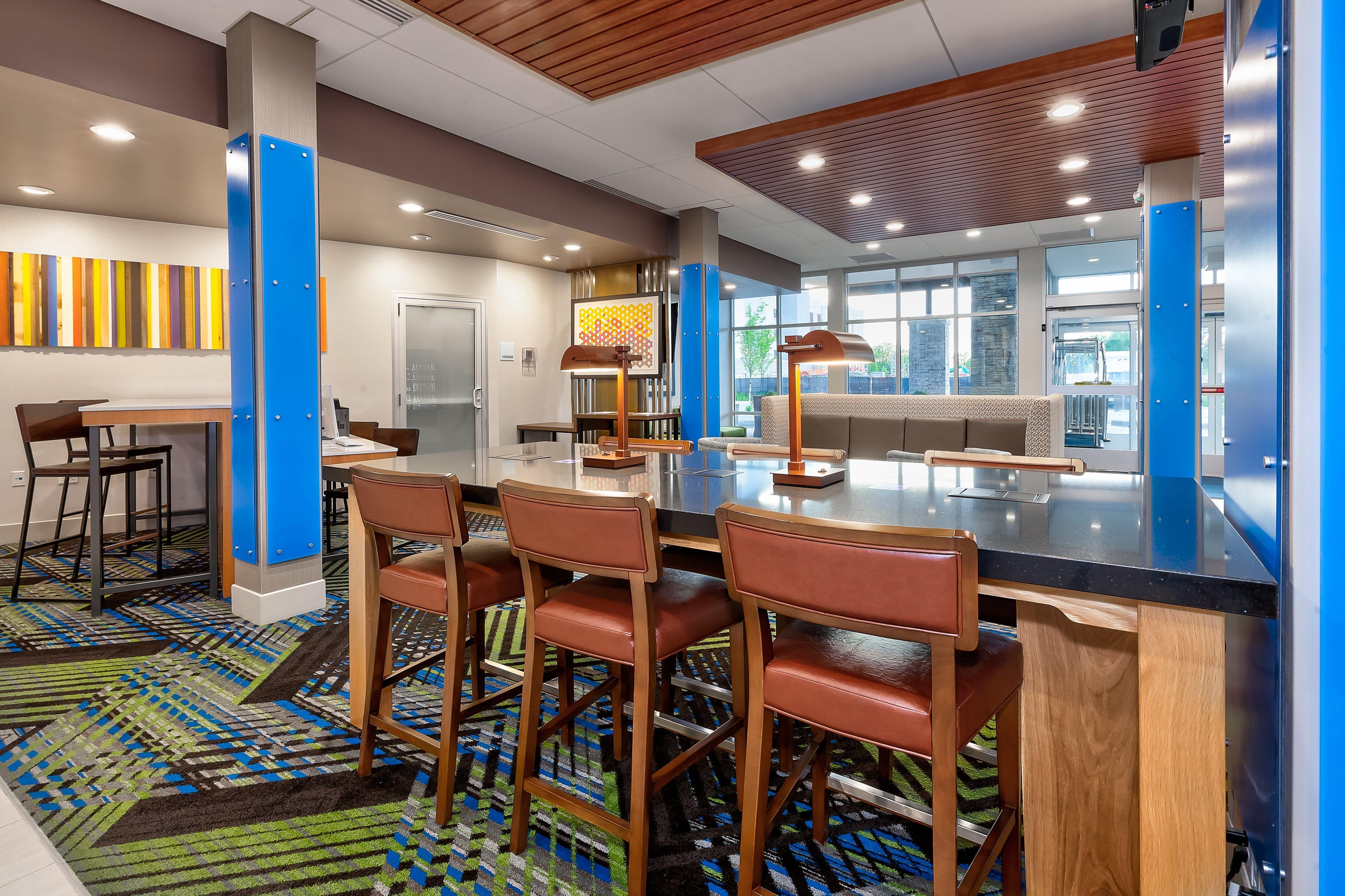 Holiday Inn Express & Suites - Grand Rapids Airport - South By Ihg Esterno foto