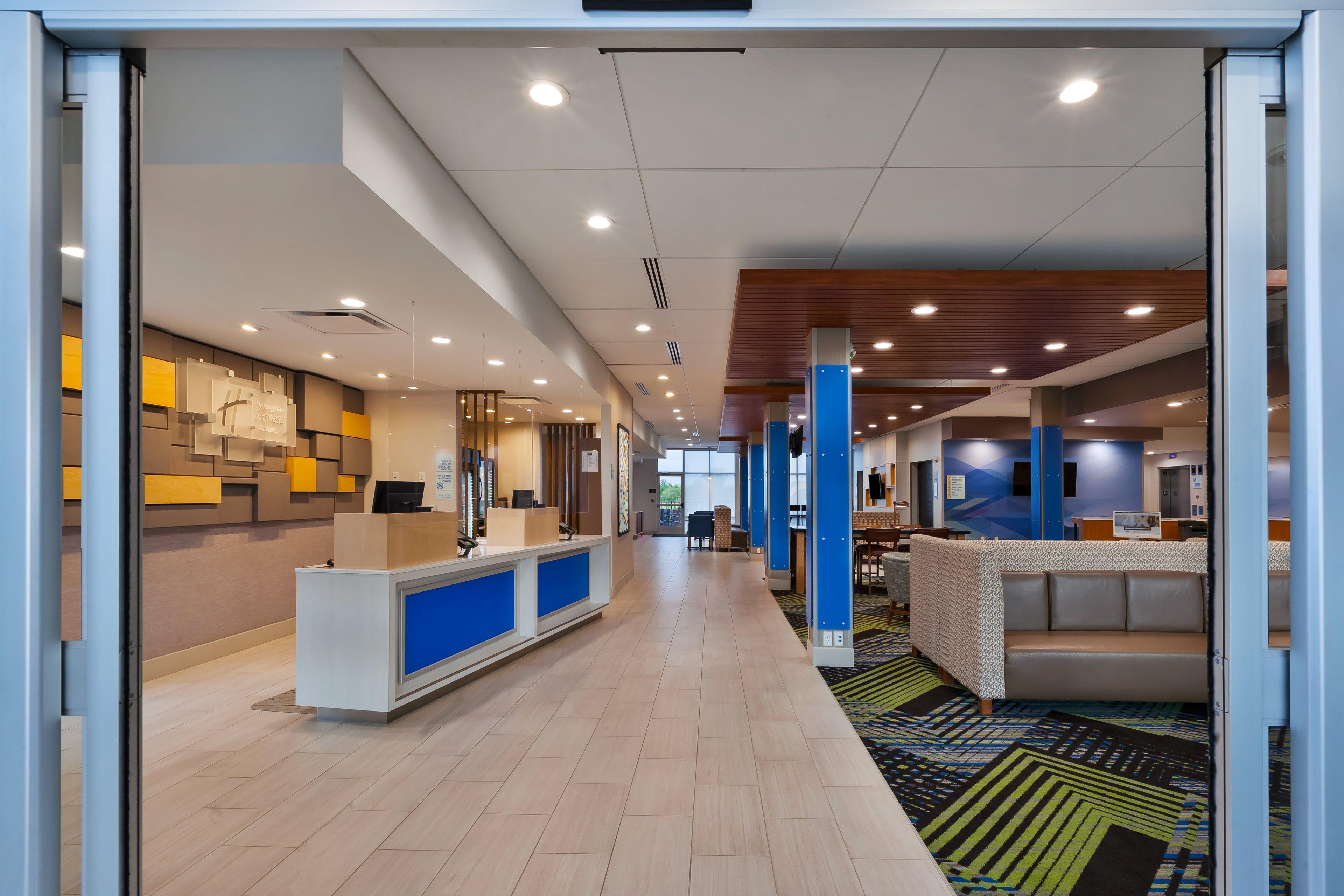 Holiday Inn Express & Suites - Grand Rapids Airport - South By Ihg Esterno foto