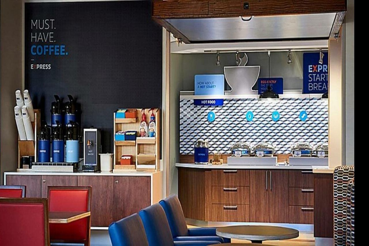 Holiday Inn Express & Suites - Grand Rapids Airport - South By Ihg Esterno foto